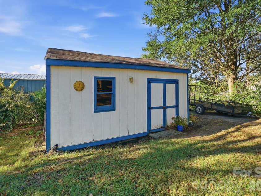 1509 Yellowstone Court, Gastonia, NC 28054.  MLS# CAR4435947, YatesRealty ID 58483. 