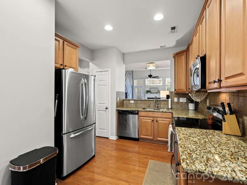 5904 Union Pacific Avenue, Charlotte, NC 28210.  MLS# CAR4435841, YatesRealty ID 58486. 