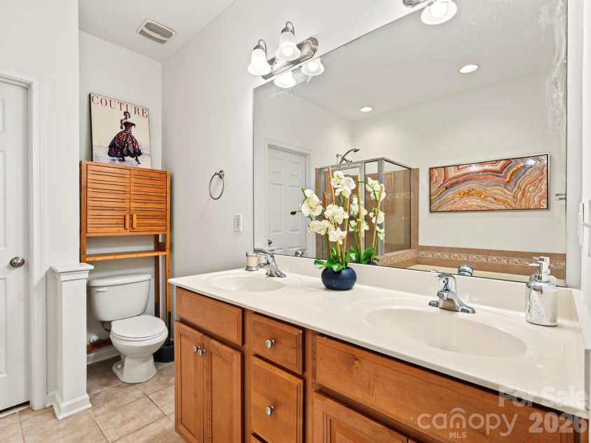 5904 Union Pacific Avenue, Charlotte, NC 28210.  MLS# CAR4435841, YatesRealty ID 58486. 