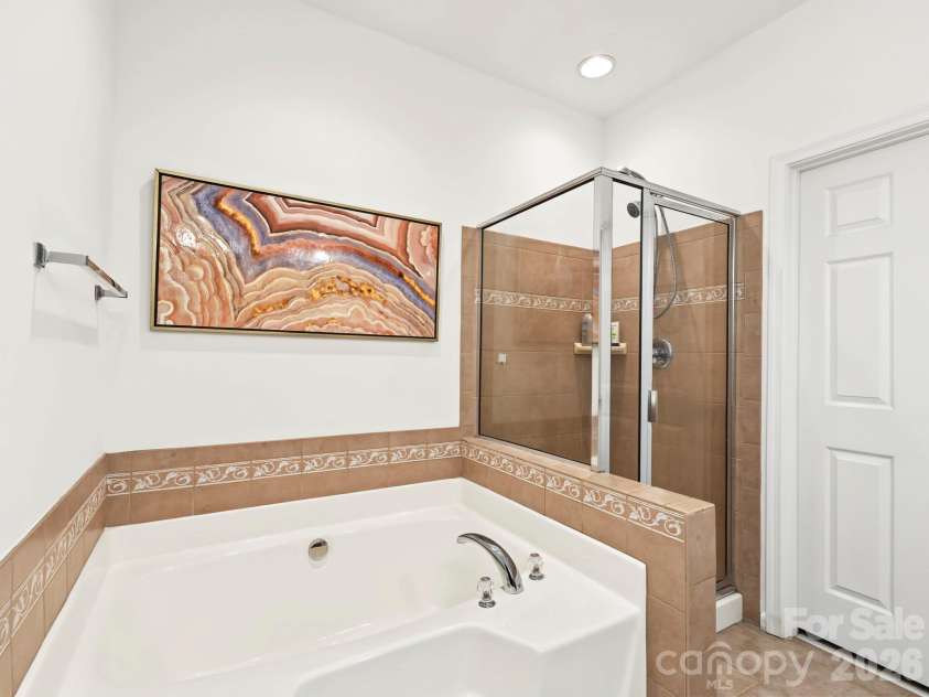 5904 Union Pacific Avenue, Charlotte, NC 28210.  MLS# CAR4435841, YatesRealty ID 58486. 