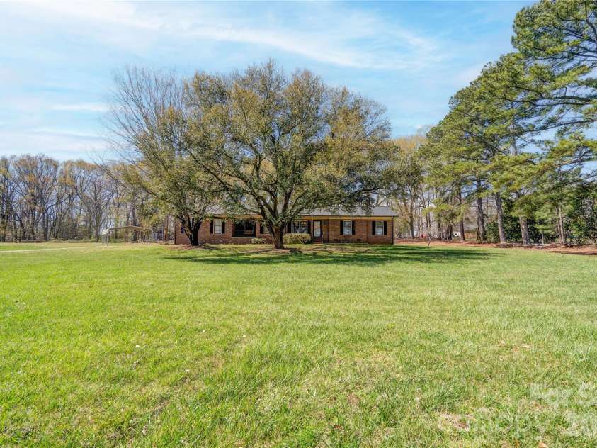 431 Main Street, Shelby, NC 28152.  MLS# CAR4359765, YatesRealty ID 5849. 