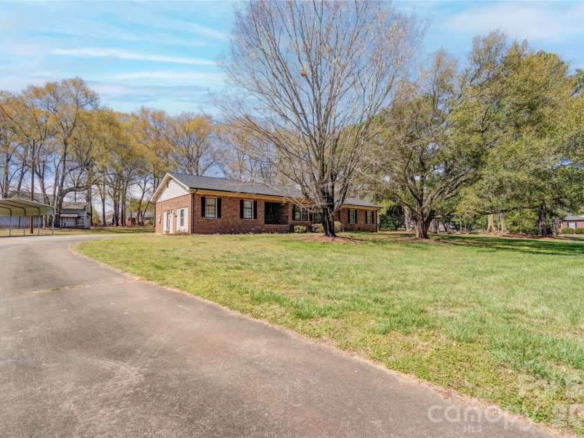 431 Main Street, Shelby, NC 28152.  MLS# CAR4359765, YatesRealty ID 5849. 