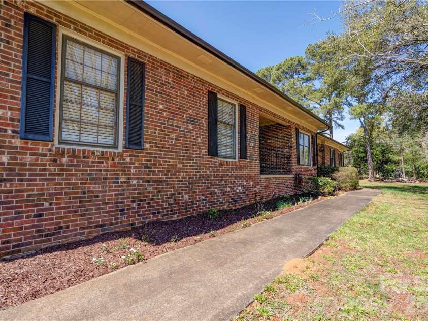 431 Main Street, Shelby, NC 28152.  MLS# CAR4359765, YatesRealty ID 5849. 