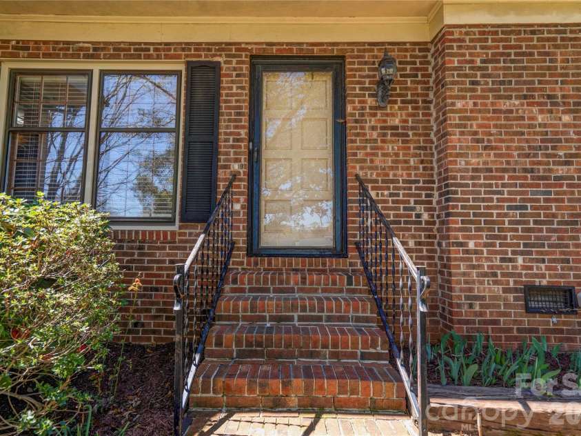 431 Main Street, Shelby, NC 28152.  MLS# CAR4359765, YatesRealty ID 5849. 