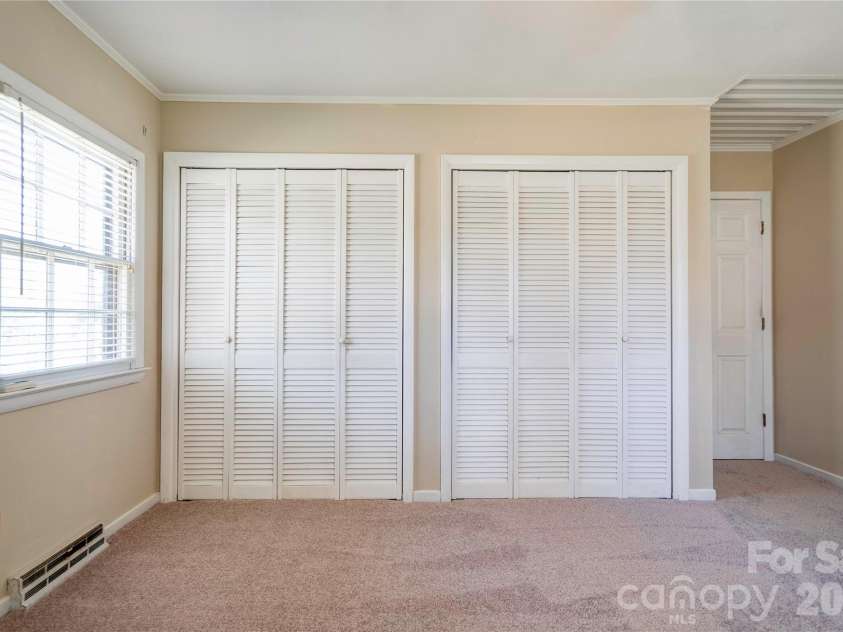 431 Main Street, Shelby, NC 28152.  MLS# CAR4359765, YatesRealty ID 5849. 