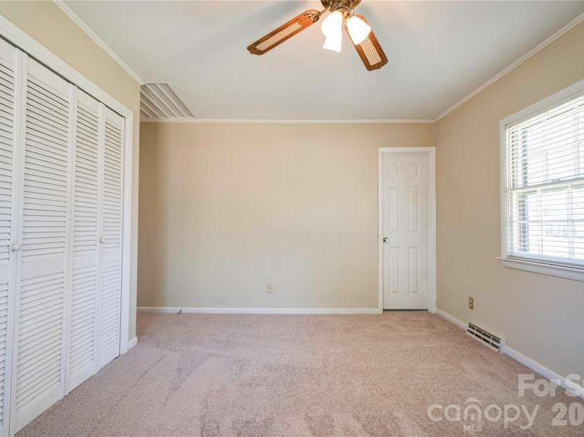 431 Main Street, Shelby, NC 28152.  MLS# CAR4359765, YatesRealty ID 5849. 