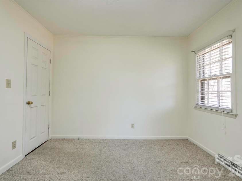 431 Main Street, Shelby, NC 28152.  MLS# CAR4359765, YatesRealty ID 5849. 