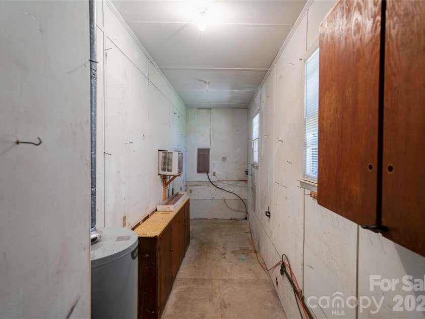 431 Main Street, Shelby, NC 28152.  MLS# CAR4359765, YatesRealty ID 5849. 