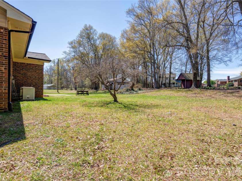 431 Main Street, Shelby, NC 28152.  MLS# CAR4359765, YatesRealty ID 5849. 