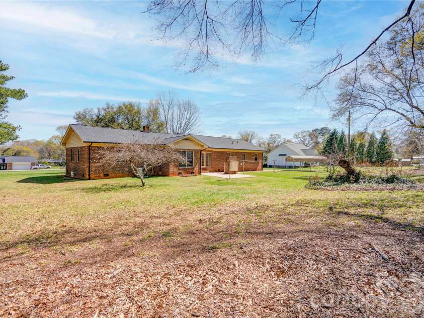 431 Main Street, Shelby, NC 28152.  MLS# CAR4359765, YatesRealty ID 5849. 