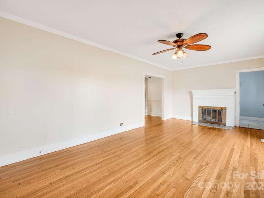 609 Bailey Street, Mars Hill, NC 28754.  MLS# CAR4247387, YatesRealty ID 5849. 