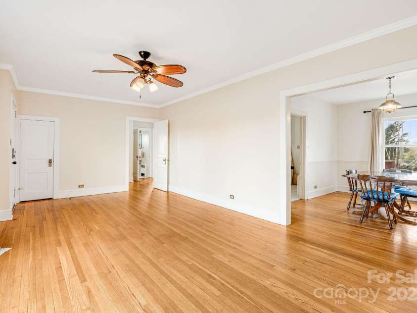 609 Bailey Street, Mars Hill, NC 28754.  MLS# CAR4247387, YatesRealty ID 5849. 