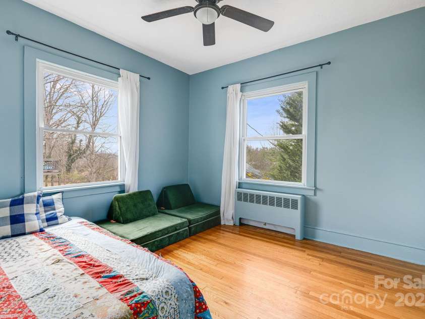 609 Bailey Street, Mars Hill, NC 28754.  MLS# CAR4247387, YatesRealty ID 5849. 