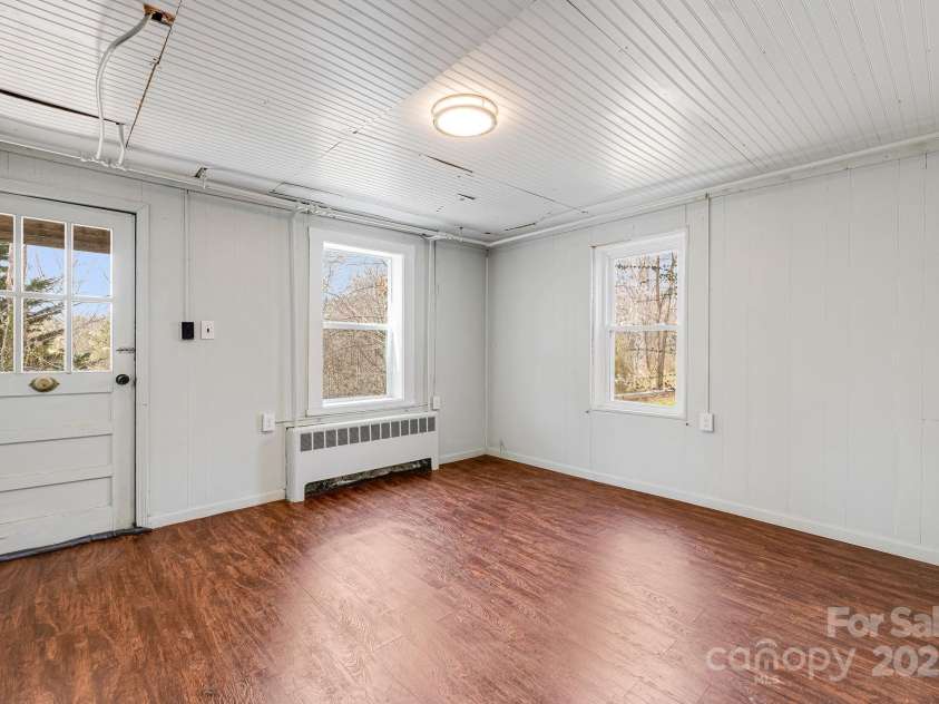 609 Bailey Street, Mars Hill, NC 28754.  MLS# CAR4247387, YatesRealty ID 5849. 