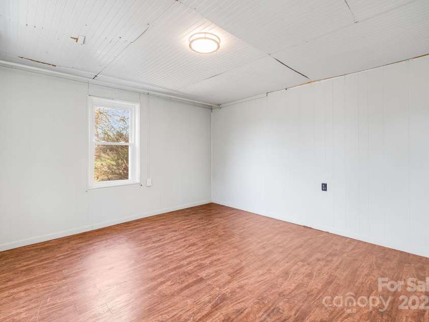 609 Bailey Street, Mars Hill, NC 28754.  MLS# CAR4247387, YatesRealty ID 5849. 