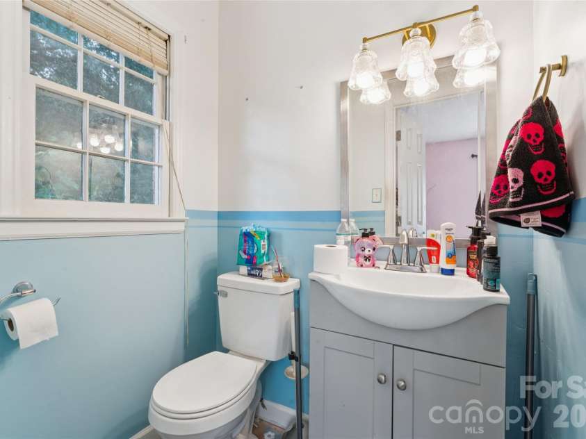 321 Rollingwood Drive, Stanley, NC 28164.  MLS# CAR4431485, YatesRealty ID 58496. 