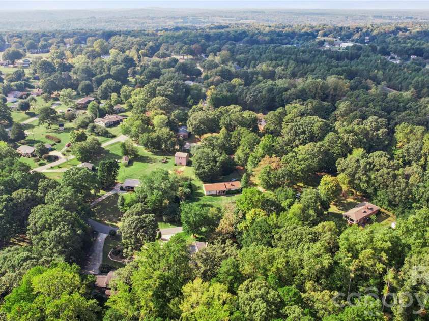 321 Rollingwood Drive, Stanley, NC 28164.  MLS# CAR4431485, YatesRealty ID 58496. 
