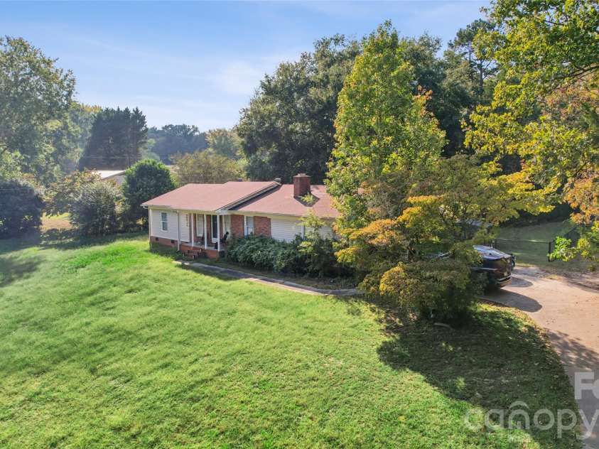 321 Rollingwood Drive, Stanley, NC 28164.  MLS# CAR4431485, YatesRealty ID 58496. 