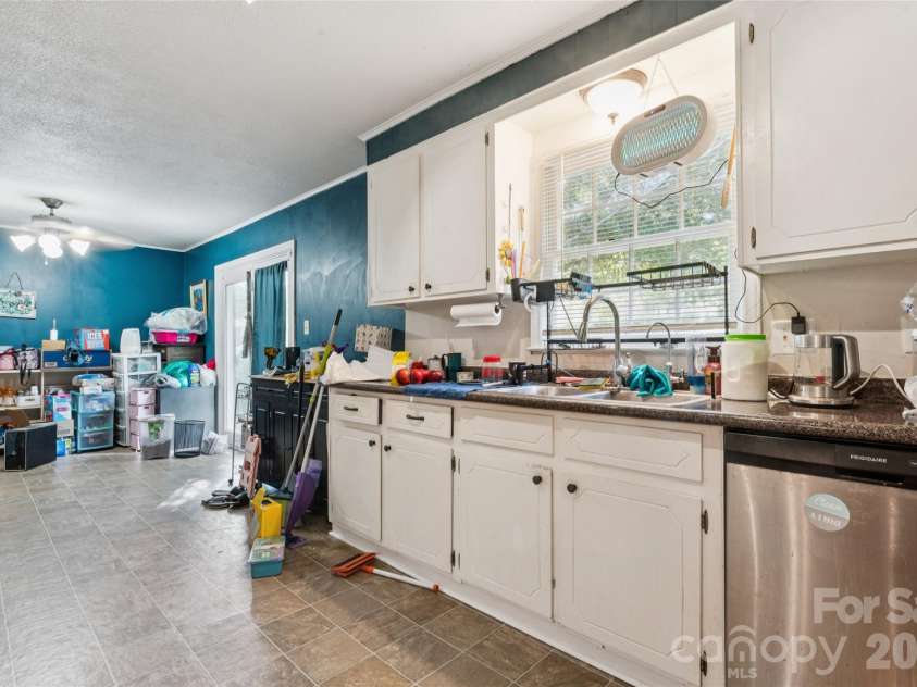 321 Rollingwood Drive, Stanley, NC 28164.  MLS# CAR4431485, YatesRealty ID 58496. 