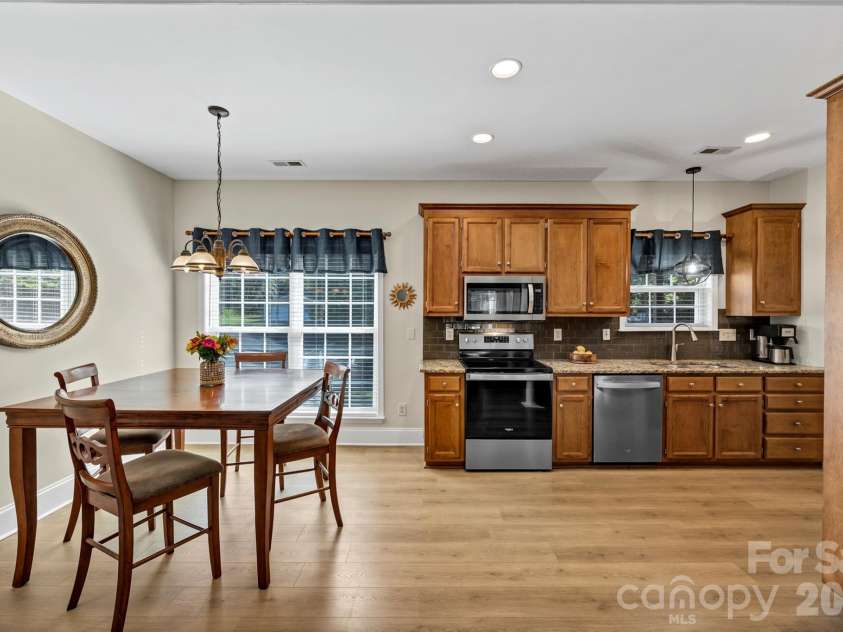 1960 White Road, Camden, SC 29020.  MLS# CAR4428169, YatesRealty ID 58497. Dining Area / Kitchen