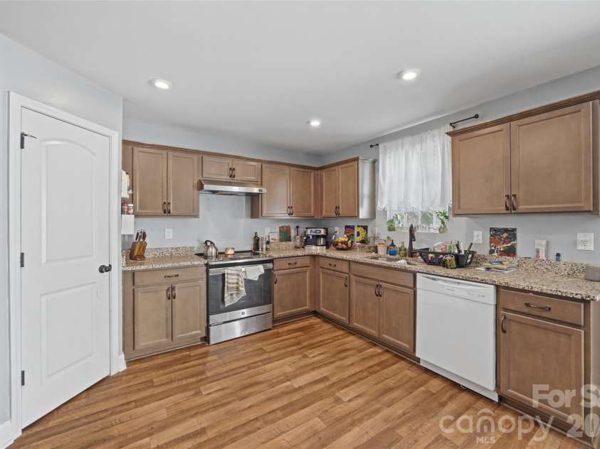 7215 Cunningham Lane, Indian Trail, NC 28079.  MLS# CAR4433374, YatesRealty ID 58499. 