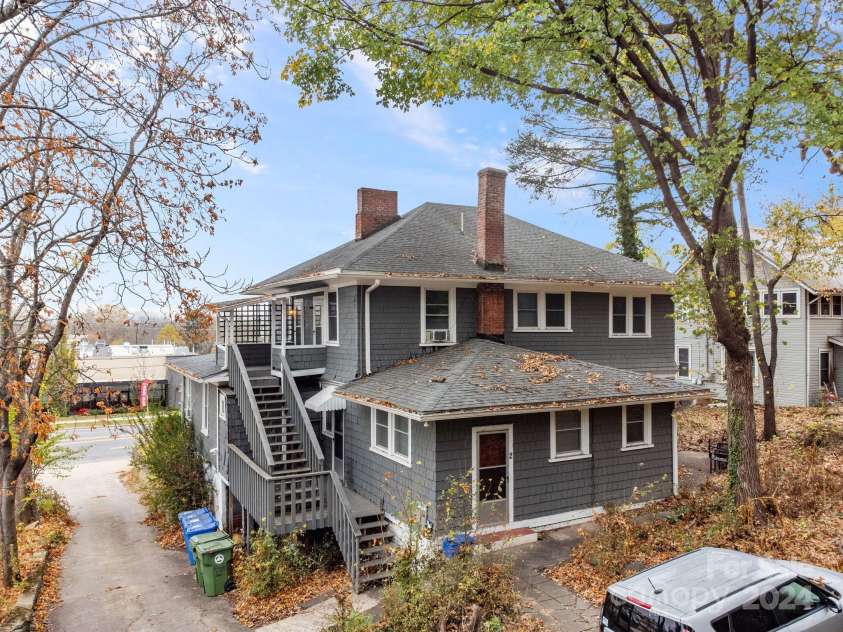 181 Merrimon Avenue, Asheville, NC 28801.  MLS# CAR4197890, YatesRealty ID 585. 