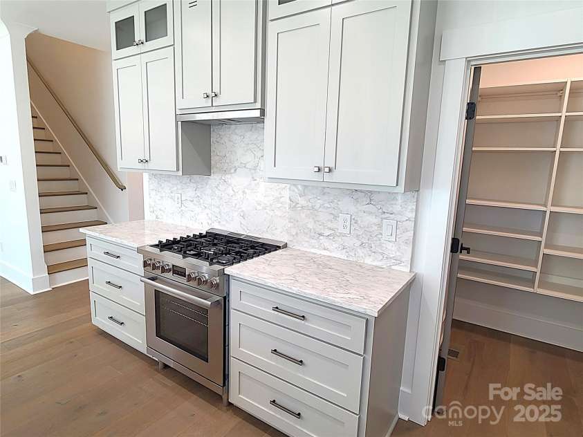 405 19th Avenue Circle, Hickory, NC 28601.  MLS# CAR4201802, YatesRealty ID 585. 