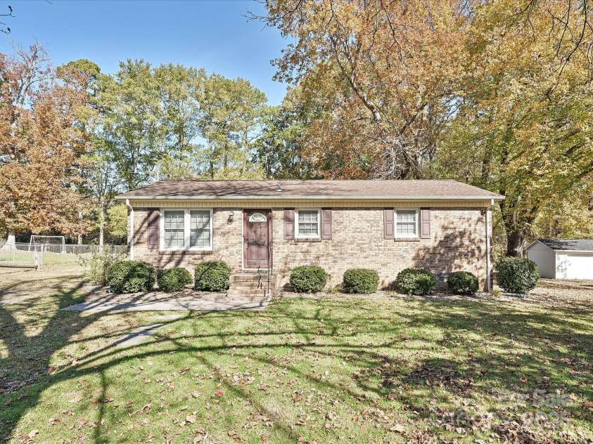117 Sunset Lane, Bessemer City, NC 28016.  MLS# CAR4322371, YatesRealty ID 5850. FRONT VIEW