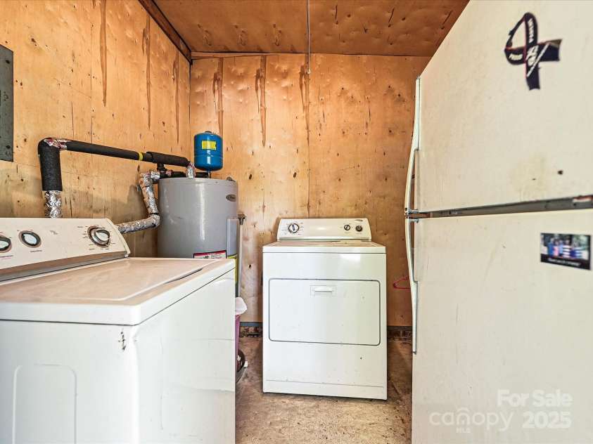 117 Sunset Lane, Bessemer City, NC 28016.  MLS# CAR4322371, YatesRealty ID 5850. INSIDE THE UTILITY/LAUNDRY ROOM.