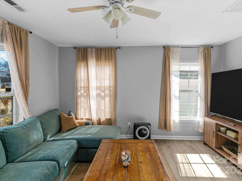 233 Proctor Street, Gastonia, NC 28052.  MLS# CAR4222468, YatesRealty ID 5850. 233.5 Proctor