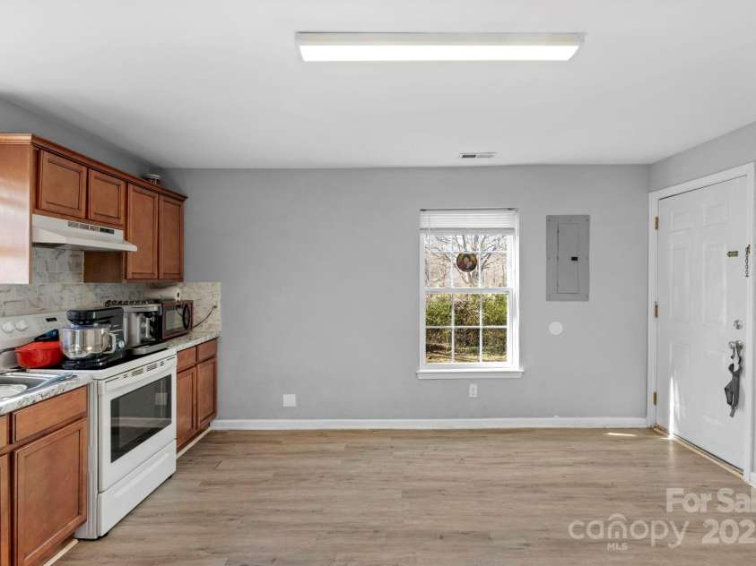 233 Proctor Street, Gastonia, NC 28052.  MLS# CAR4222468, YatesRealty ID 5850. 233.5 Proctor