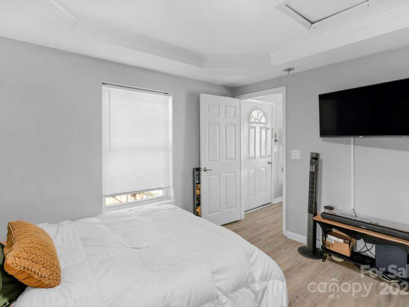 233 Proctor Street, Gastonia, NC 28052.  MLS# CAR4222468, YatesRealty ID 5850. 233.5 Proctor