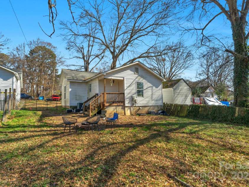 233 Proctor Street, Gastonia, NC 28052.  MLS# CAR4222468, YatesRealty ID 5850. 233.5 Proctor