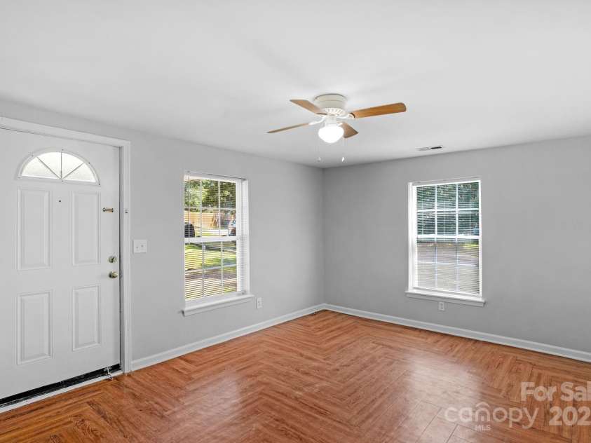 233 Proctor Street, Gastonia, NC 28052.  MLS# CAR4222468, YatesRealty ID 5850. 233 Proctor