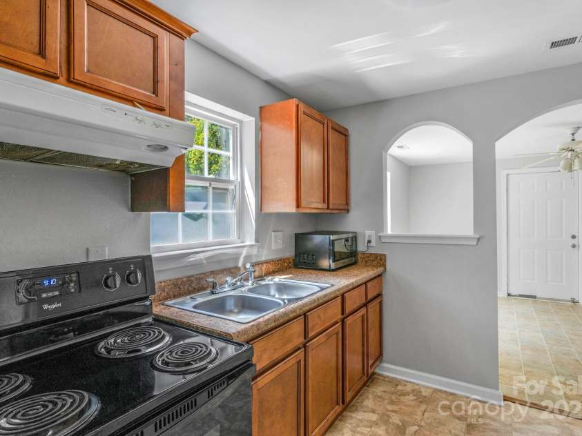 233 Proctor Street, Gastonia, NC 28052.  MLS# CAR4222468, YatesRealty ID 5850. 233 Proctor