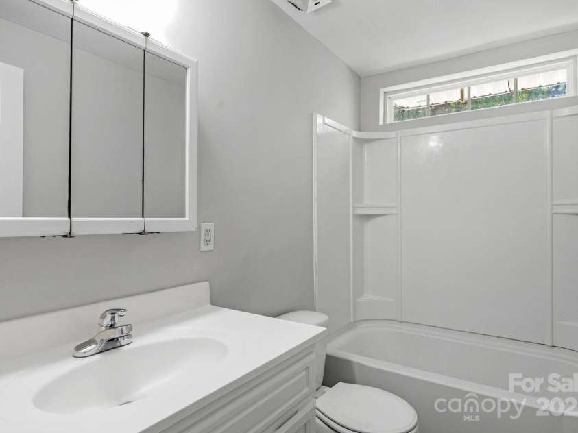 233 Proctor Street, Gastonia, NC 28052.  MLS# CAR4222468, YatesRealty ID 5850. 233 Proctor