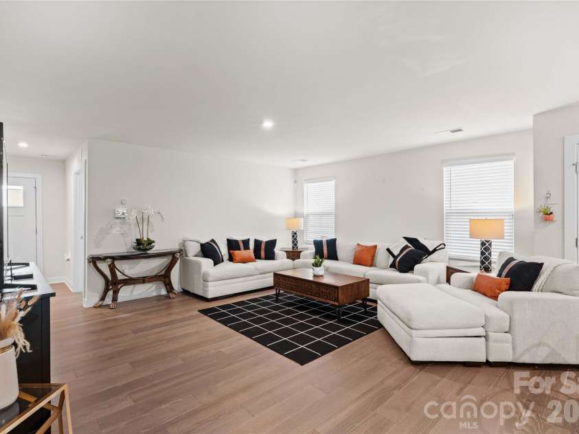 4208 Jones Creek Lane, Charlotte, NC 28215.  MLS# CAR4433644, YatesRealty ID 58501. 