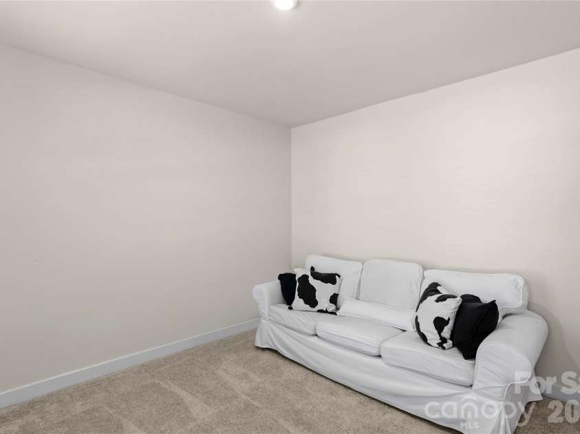 4208 Jones Creek Lane, Charlotte, NC 28215.  MLS# CAR4433644, YatesRealty ID 58501. 