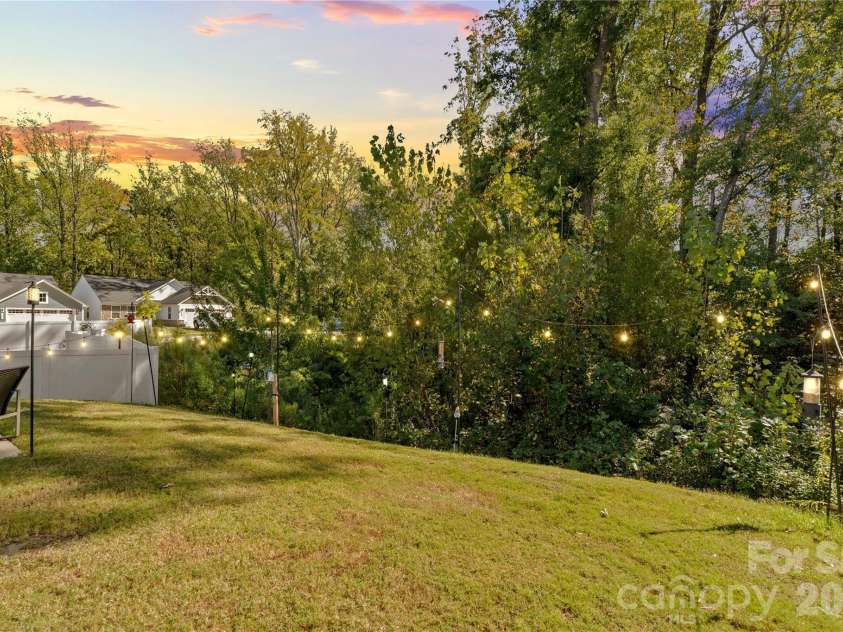4208 Jones Creek Lane, Charlotte, NC 28215.  MLS# CAR4433644, YatesRealty ID 58501. 