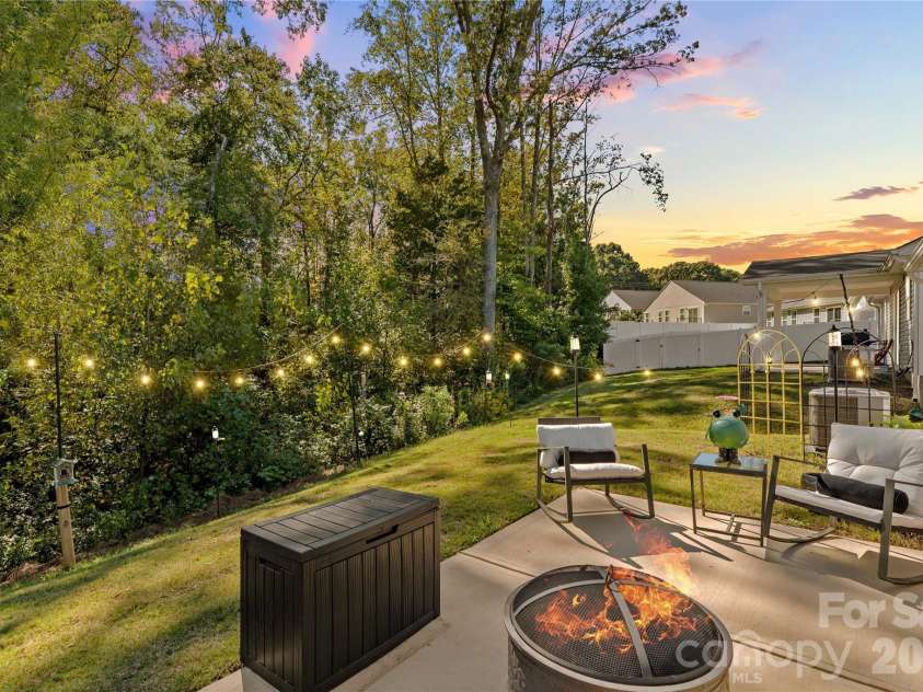 4208 Jones Creek Lane, Charlotte, NC 28215.  MLS# CAR4433644, YatesRealty ID 58501. 