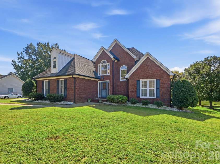 2322 Beaver Pond Road, Kannapolis, NC 28083.  MLS# CAR4390314, YatesRealty ID 58503. 