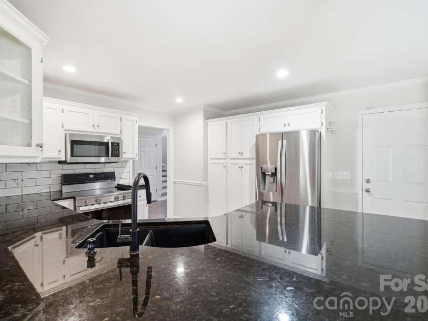 2322 Beaver Pond Road, Kannapolis, NC 28083.  MLS# CAR4390314, YatesRealty ID 58503. 