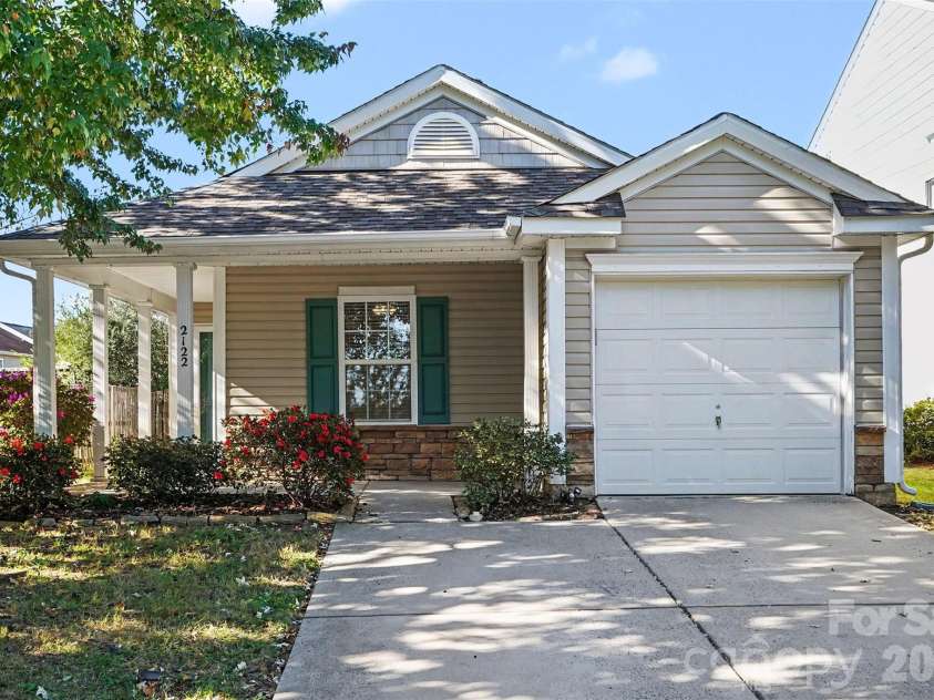 2122 Buckleigh Drive, Charlotte, NC 28215.  MLS# CAR4433854, YatesRealty ID 58506. 