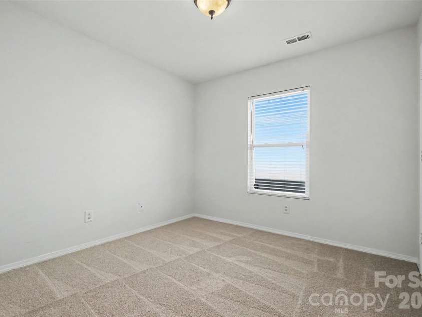 2122 Buckleigh Drive, Charlotte, NC 28215.  MLS# CAR4433854, YatesRealty ID 58506. 