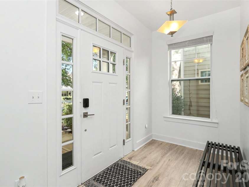 2420 Double Oaks Road, Charlotte, NC 28206.  MLS# CAR4434782, YatesRealty ID 58509. 