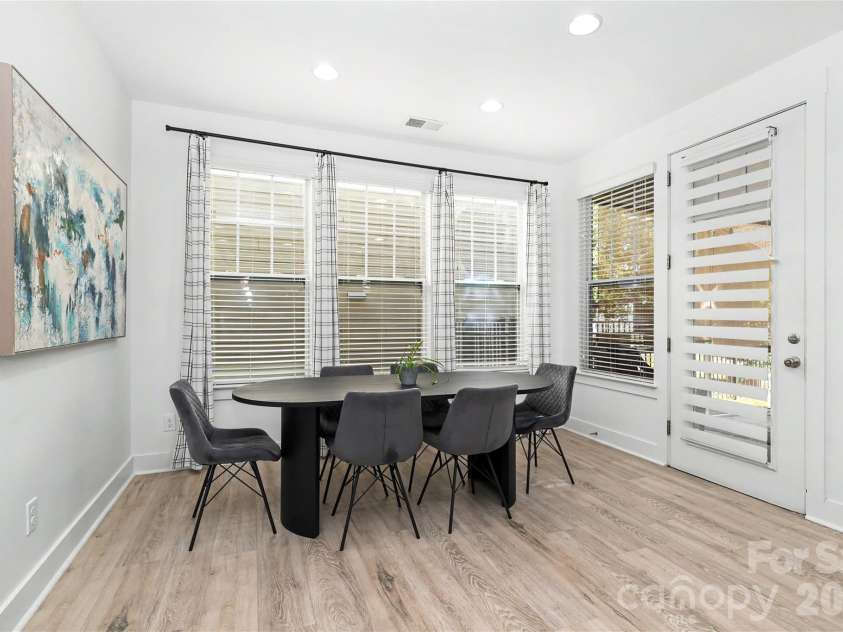 2420 Double Oaks Road, Charlotte, NC 28206.  MLS# CAR4434782, YatesRealty ID 58509. 