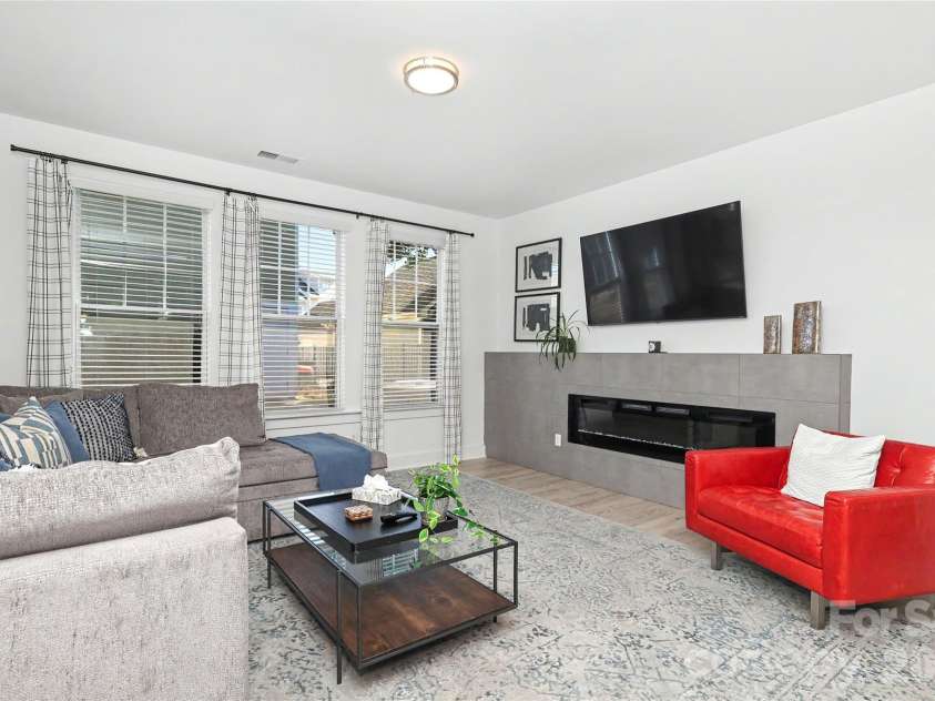 2420 Double Oaks Road, Charlotte, NC 28206.  MLS# CAR4434782, YatesRealty ID 58509. 