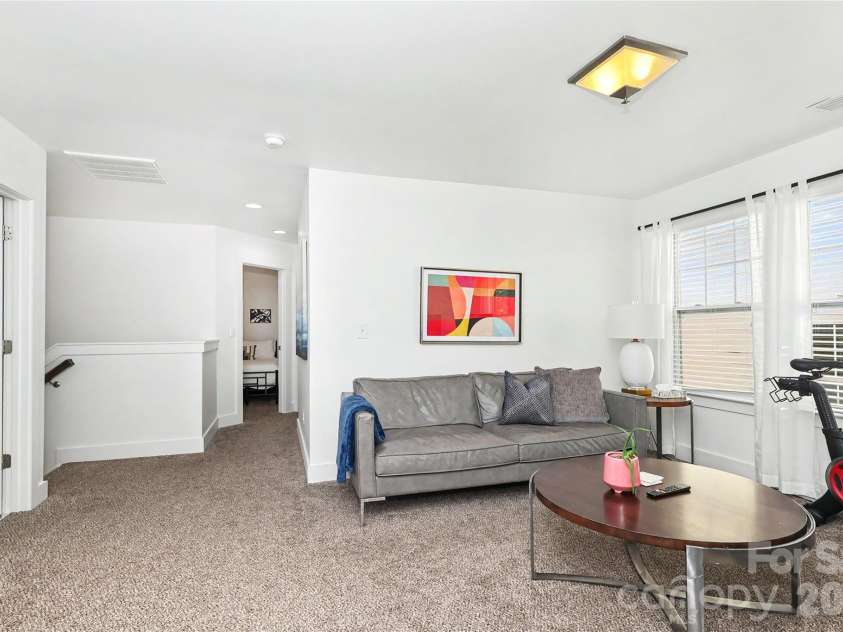 2420 Double Oaks Road, Charlotte, NC 28206.  MLS# CAR4434782, YatesRealty ID 58509. 