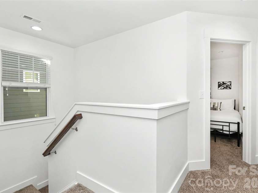 2420 Double Oaks Road, Charlotte, NC 28206.  MLS# CAR4434782, YatesRealty ID 58509. 