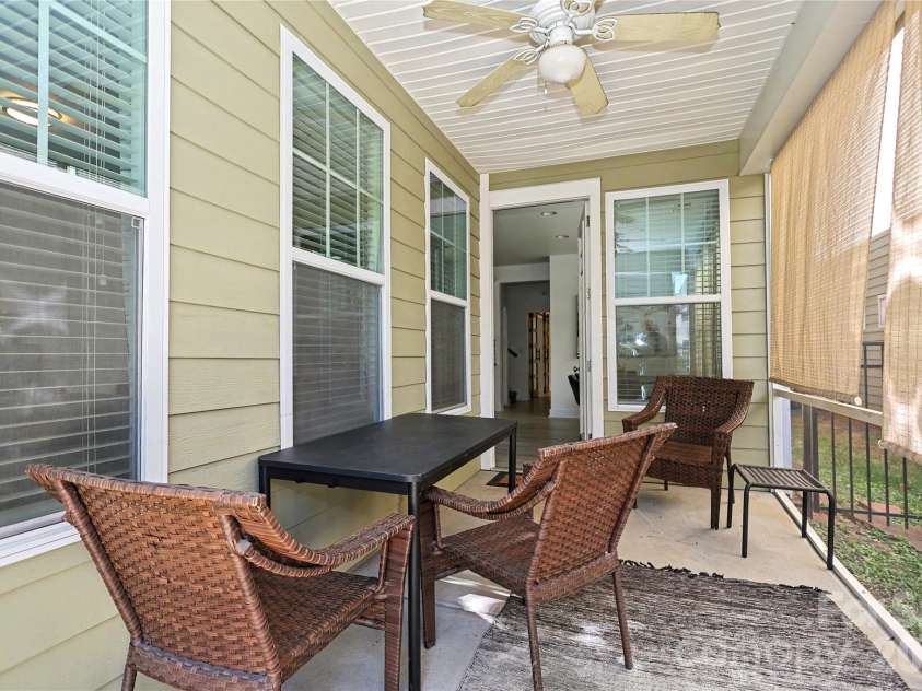 2420 Double Oaks Road, Charlotte, NC 28206.  MLS# CAR4434782, YatesRealty ID 58509. 
